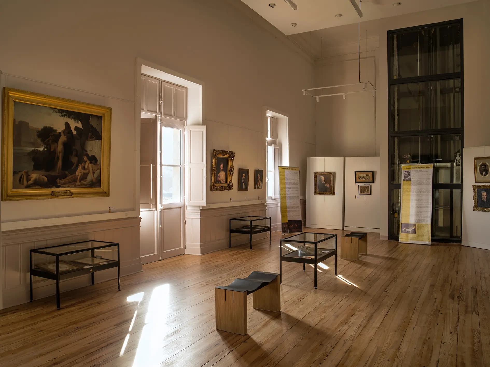 Photo d'un intérieur de musée